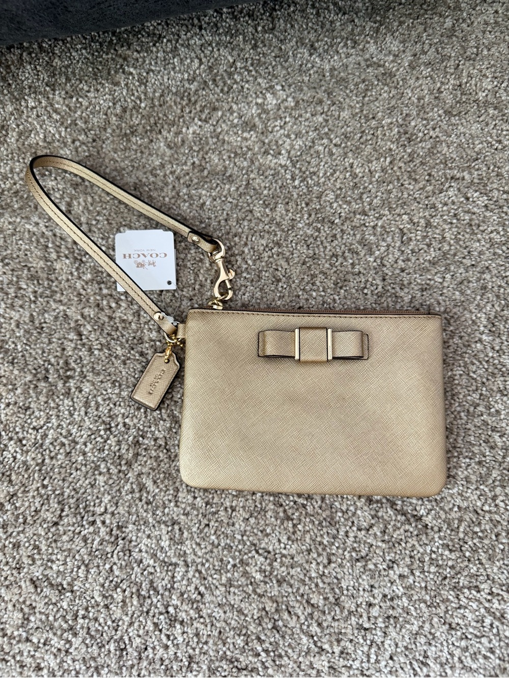 NWT Coach F51672 Metallic Gold Bow Wristlet Pouch Gold Hardware